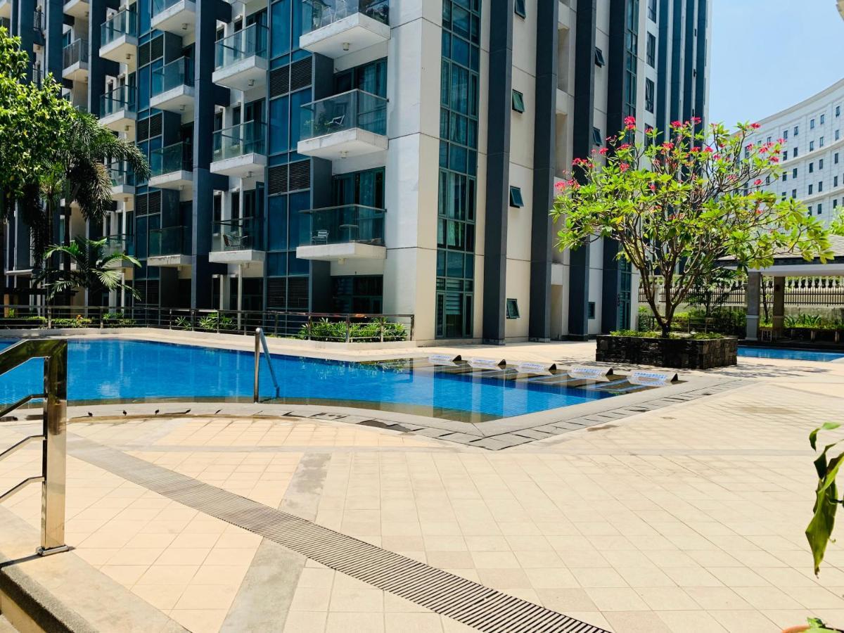 Two Palm Tree Villas Condominium - Studio 8Th Fl With Balcony - Across Terminal 3 Airport Pasay Exterior foto