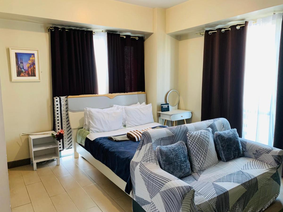 Two Palm Tree Villas Condominium - Studio 8Th Fl With Balcony - Across Terminal 3 Airport Pasay Exterior foto